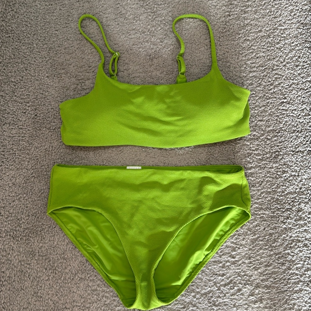 Athleta bikini never worn, size L
